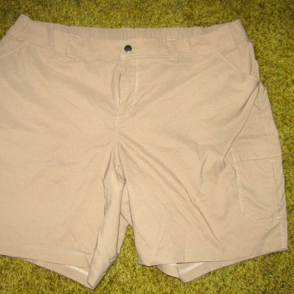 Ladies Khaki Cotton Cargo Shorts Size 24W Duluth - Picture 2 of 2